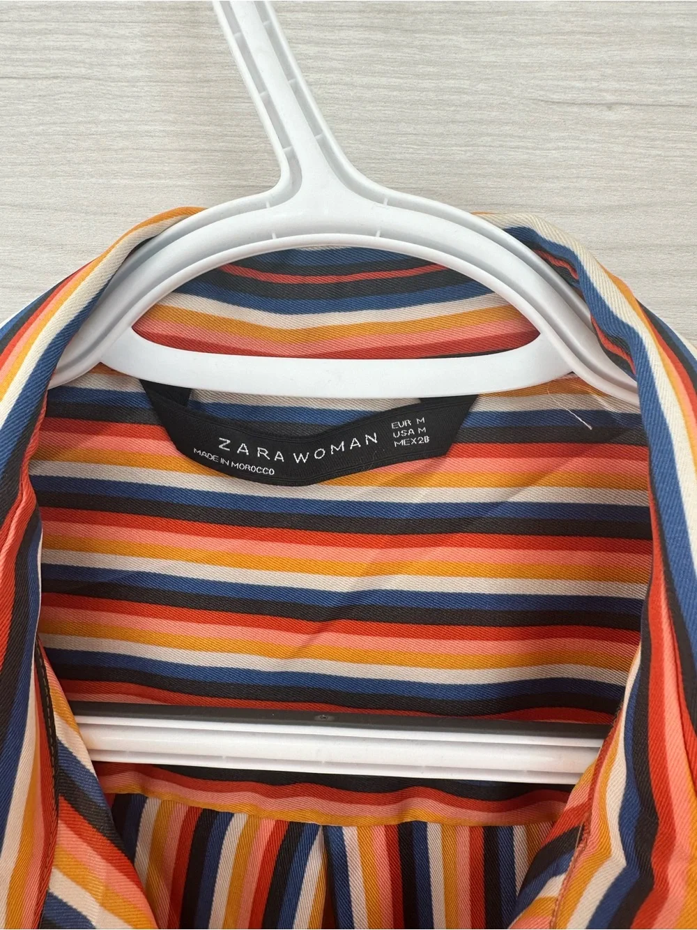 Zara woman satin feel color striped blouse - Medium - Picture 4 of 5